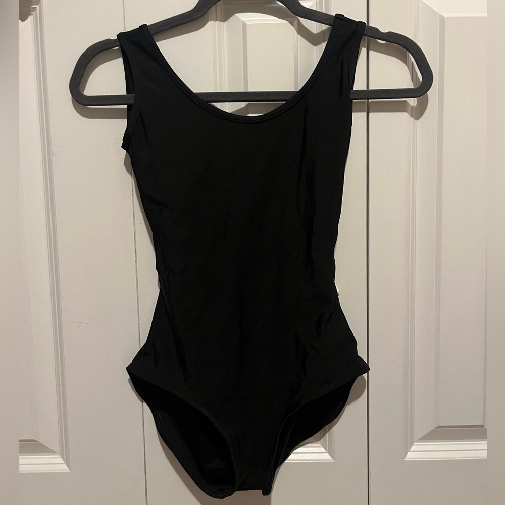 Black Yumiko in Veronique style! Size M. Super flattering and comfortable